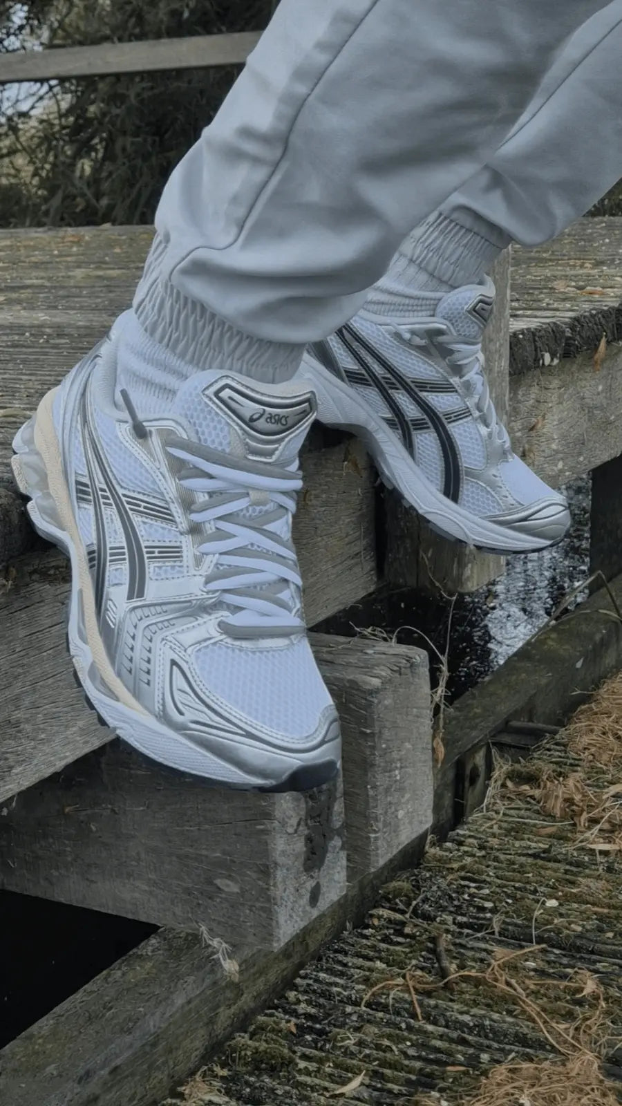 [mobile] asics-gel-kayano-14-white-graphite-grey-mobile
